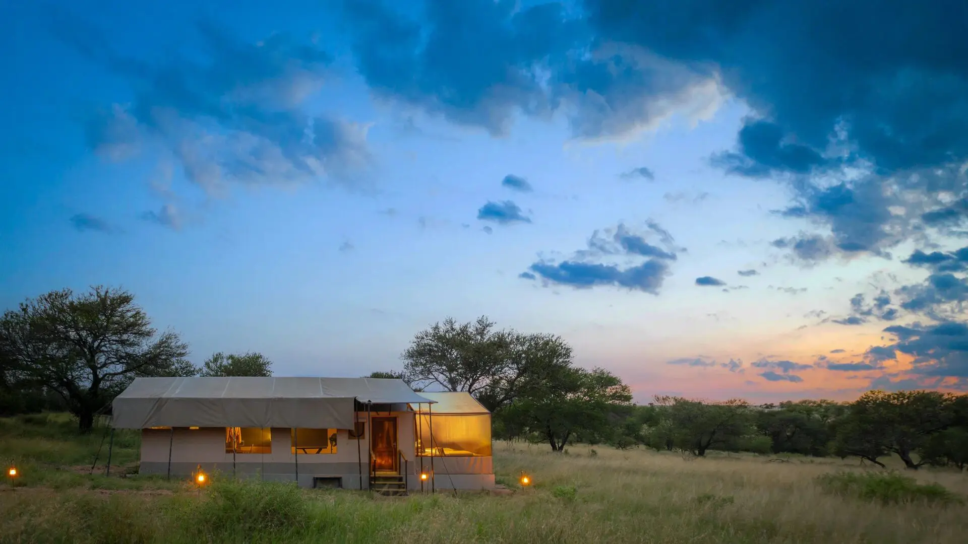 Stargazing tent at Olakira Migration Camp — Tartaruga Safaris