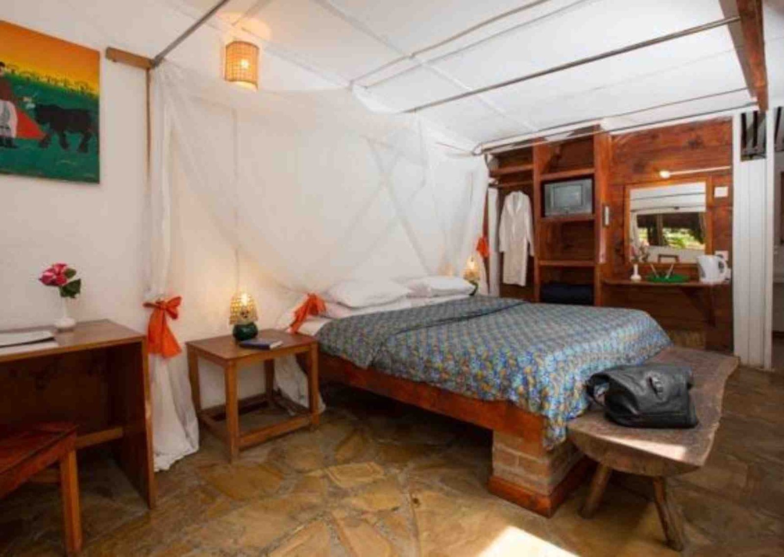 Outpost Lodge accommodation in Arusha — Tartaruga Safaris