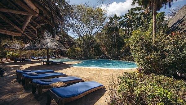 Pool at Unguja Lodge — accommodation with Tartaruga Safaris