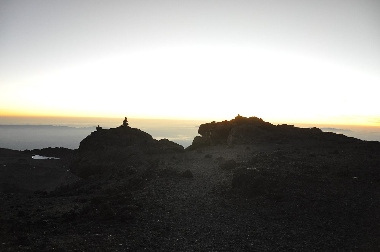 Sunrise over the Kilimanjaro mountain landscape — Marangu Route