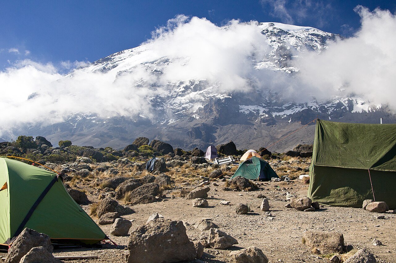 Camp en altitude sur le Kilimandjaro — Tartaruga Safaris