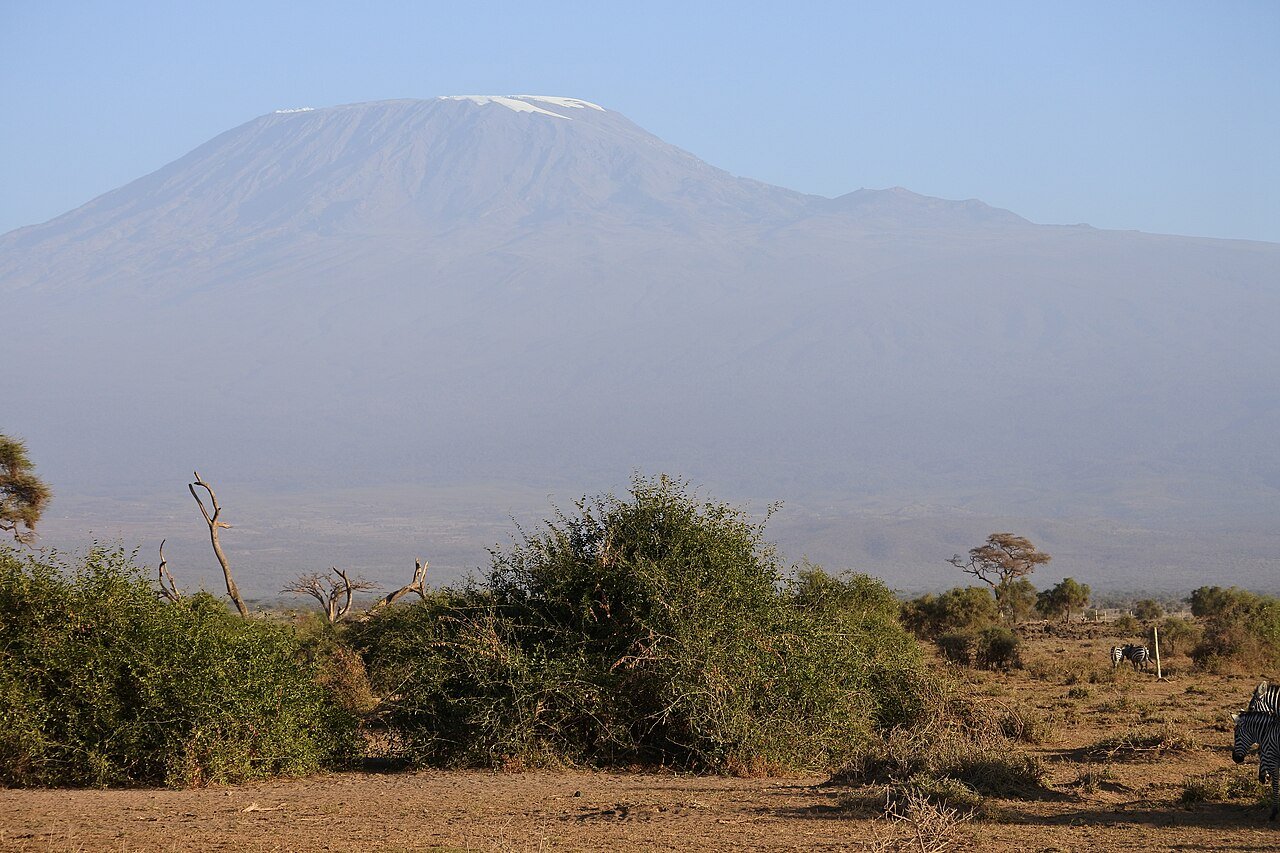 Berglandschaft am Kilimandscharo — Tartaruga Safaris